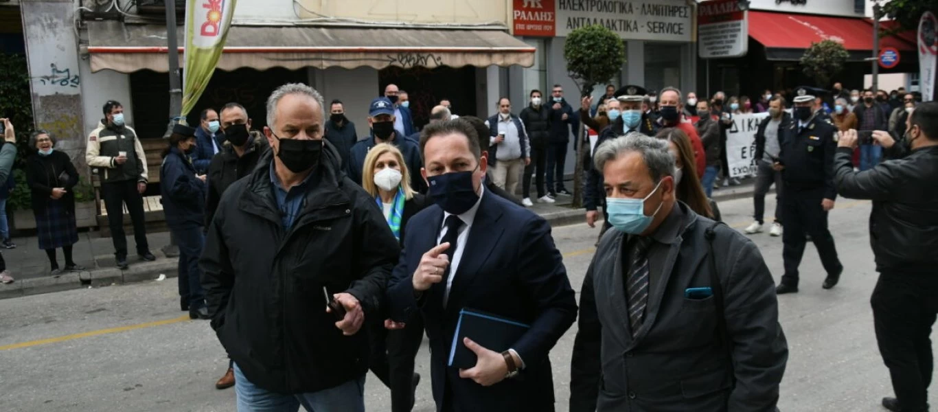 Σ.Πέτσας από Πάτρα: «Μαζί την δίνουμε την μάχη αλλά βάλτε πλάτη»!